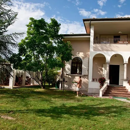 Frühstückspension La Coralia Massa (Tuscany)