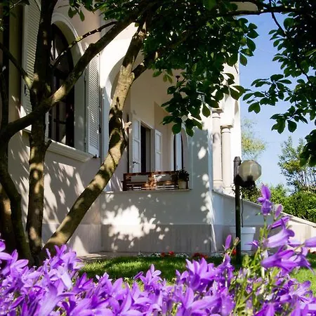 Bed & Breakfast La Coralia 2*