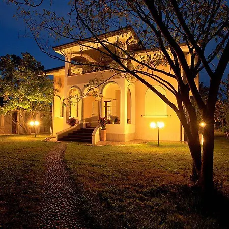 Bed & Breakfast La Coralia Massa (Tuscany)